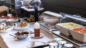 Dagelijks ontbijtbuffet (EUR 10 per persoon)