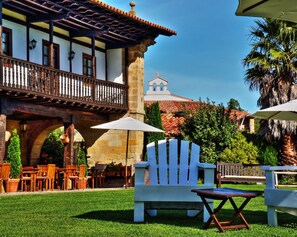 Coin salon dans le hall