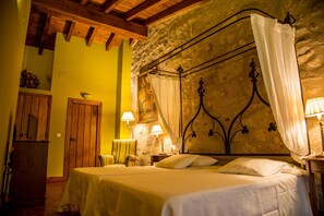 In-room safe, blackout curtains, soundproofing, rollaway beds