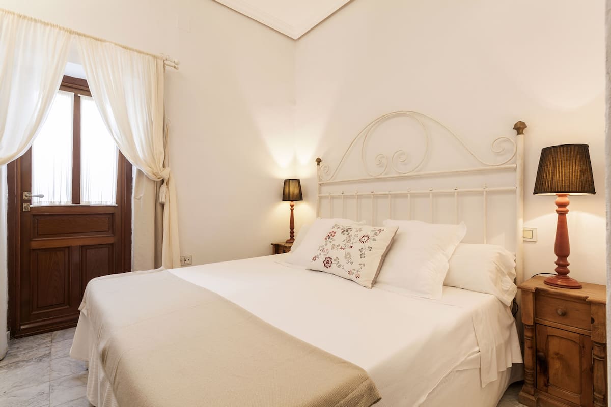 Habitación doble | Decoración personalizada, insonorización, camas extra y wifi gratis