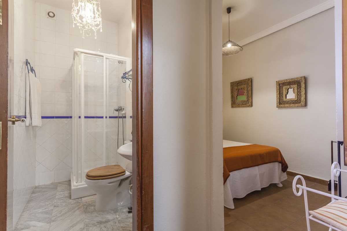 Habitación individual | Decoración personalizada, insonorización, camas extra y wifi gratis
