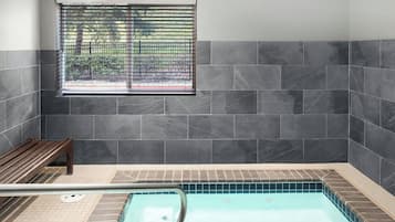 Bain à remous privé