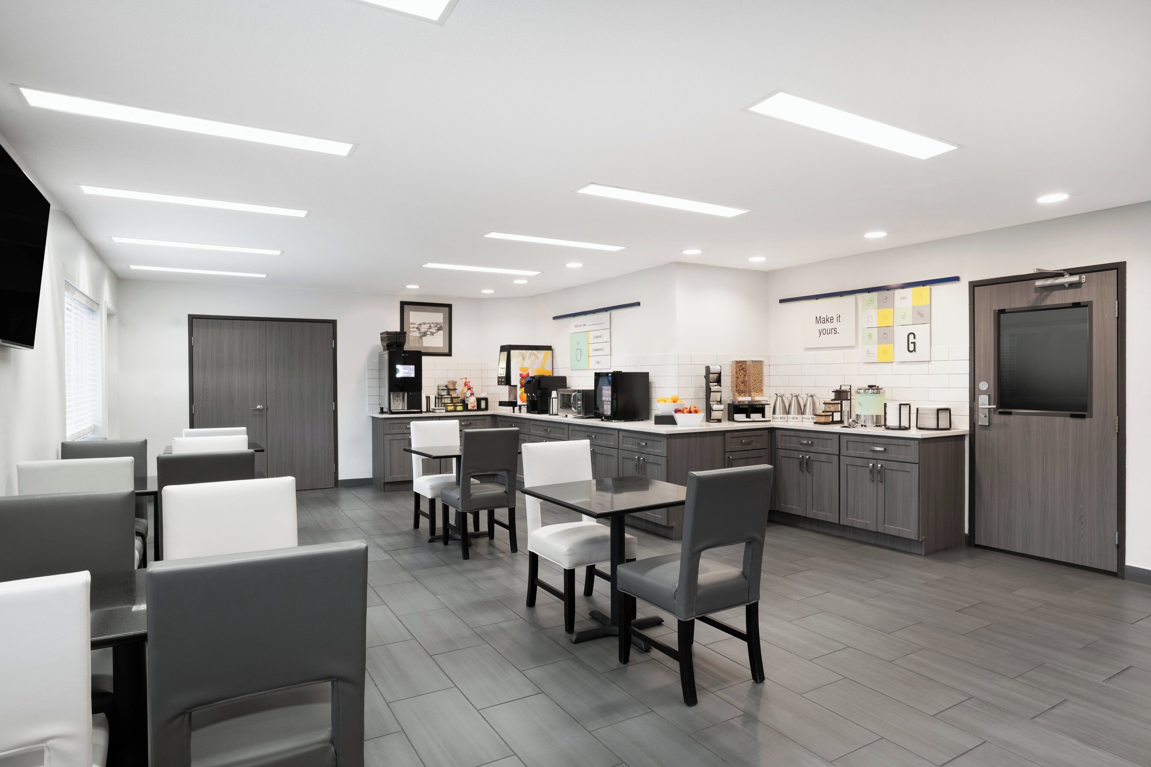 Free daily continental breakfast