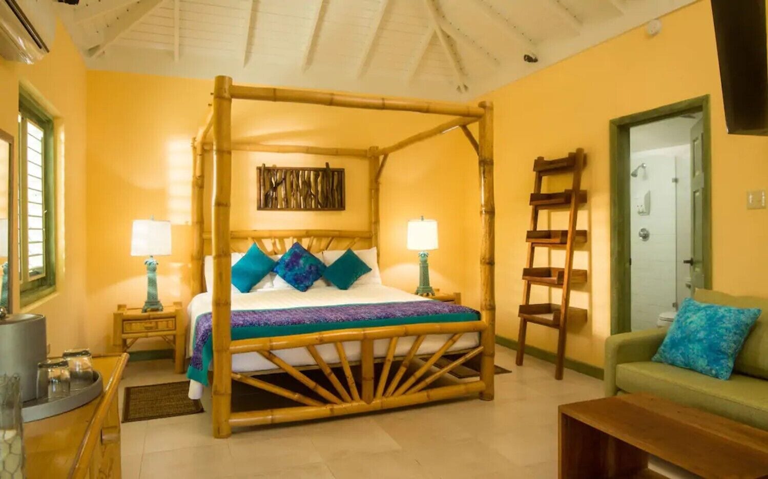 In-room safe, iron/ironing board, bed sheets