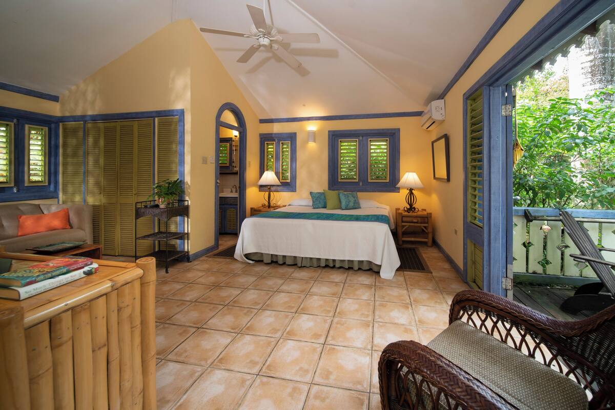 superior room | in-room safe, iron/ironing board, bed sheets