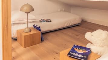 1 bedroom, premium bedding, down duvets, minibar