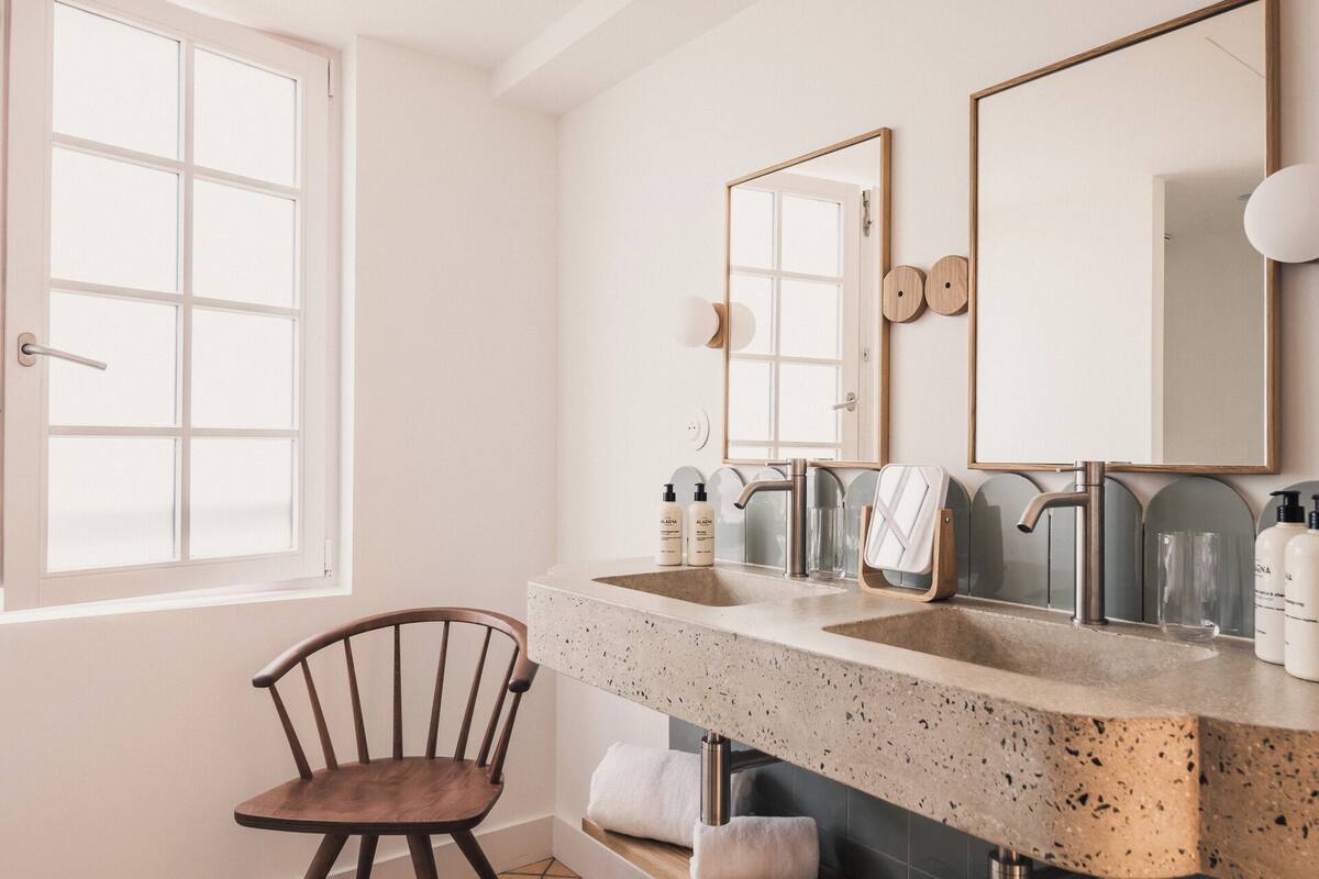 room | bathroom | free toiletries, hair dryer, towels, soap