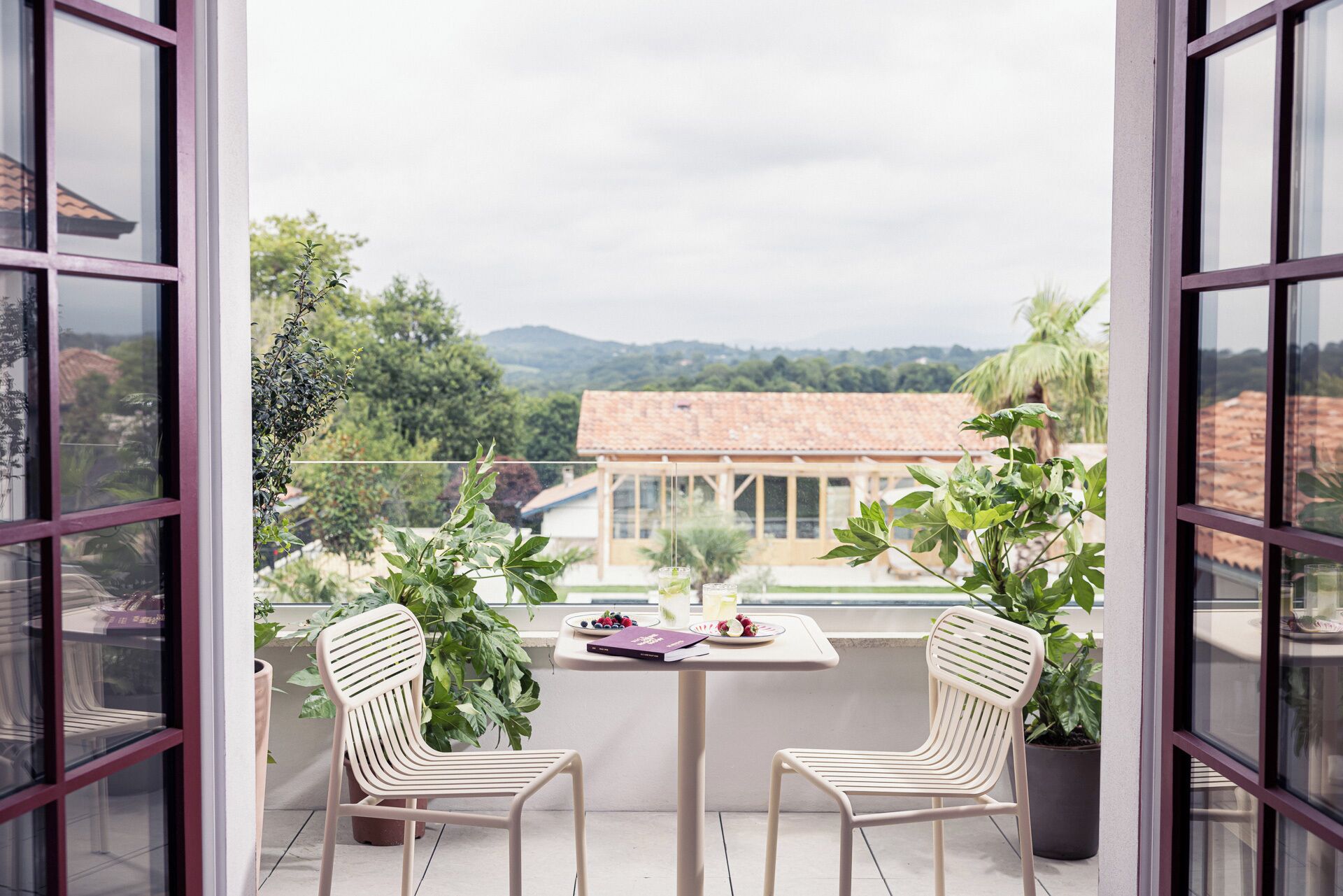 1 bedroom, premium bedding, down duvets, minibar