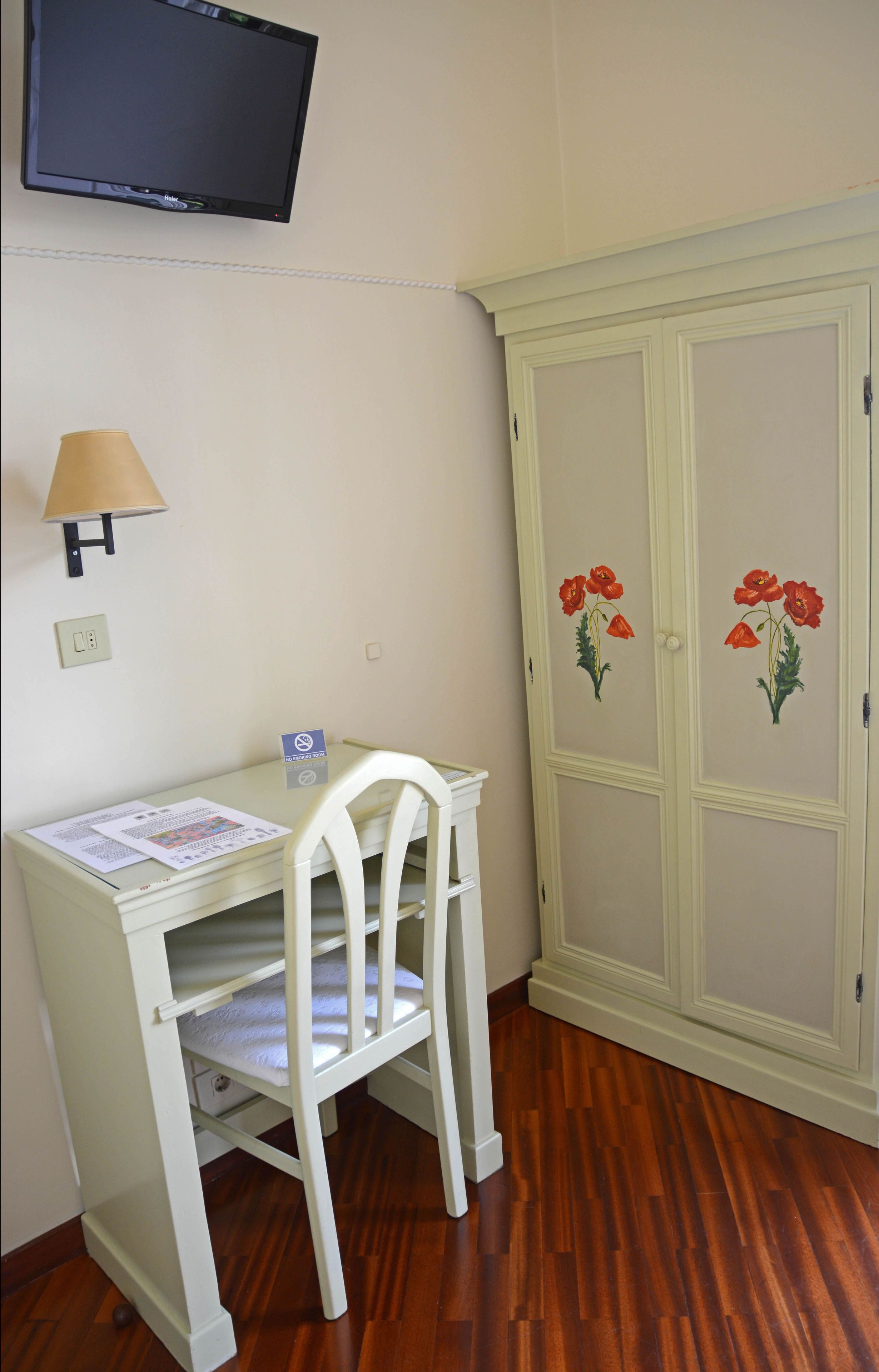 double room (small) | premium bedding, minibar, in-room safe, individually decorated