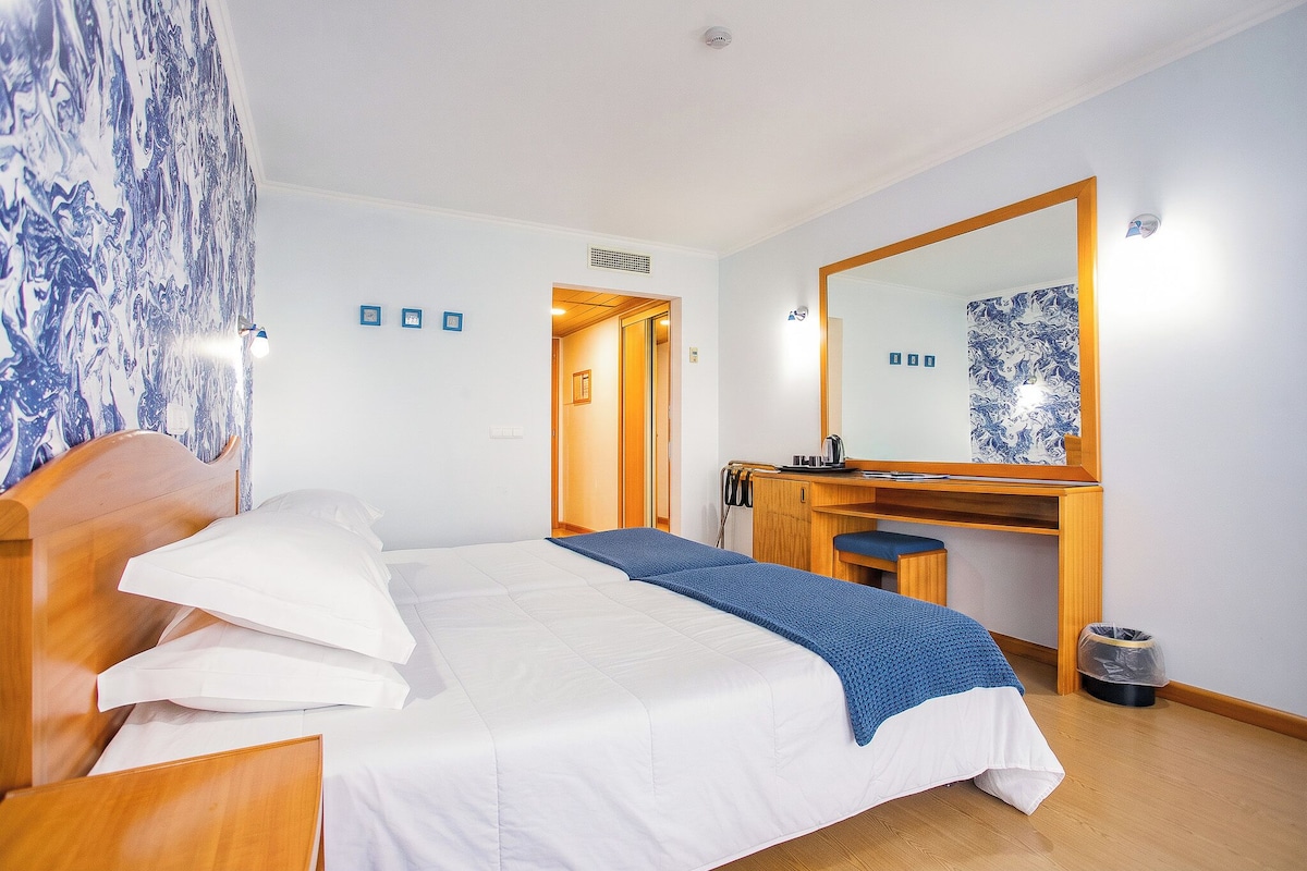Twin Room, Partial Ocean View
