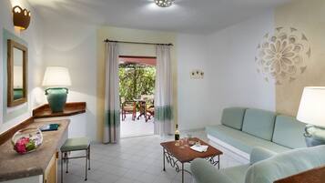 Suite | Living area | TV
