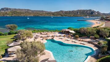 Seasonal outdoor pool, pool loungers
