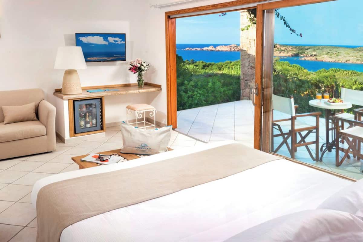 Superior Room, Sea View | Hypo-allergenic bedding, minibar, in-room safe, desk