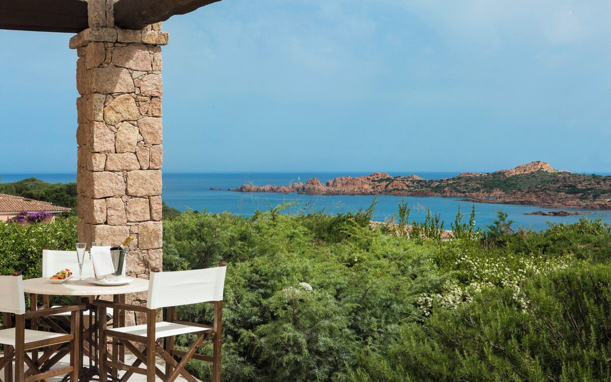 Camera Superior, vista mare | Ristorazione all'aperto | 3 ristoranti; aperti a colazione, a cena, e per il brunch
