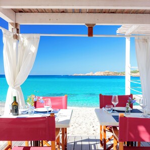 3 restaurants, breakfast, dinner, brunch served; Mediterranean cuisine