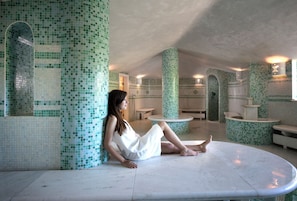 Salle de soins pour les couples, bain turc/hammam, soins du corps