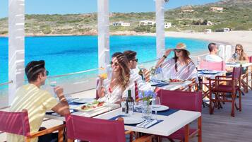 3 restaurants, breakfast, dinner, brunch served; Mediterranean cuisine