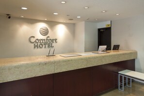 Reception - Comfort Hotel Sapporo (Sapporo)