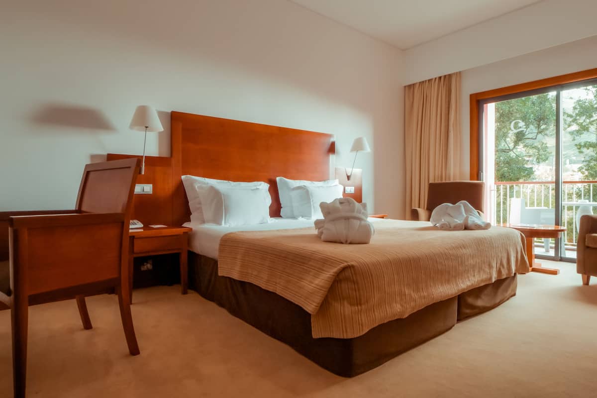 down duvets, minibar, in-room safe, desk