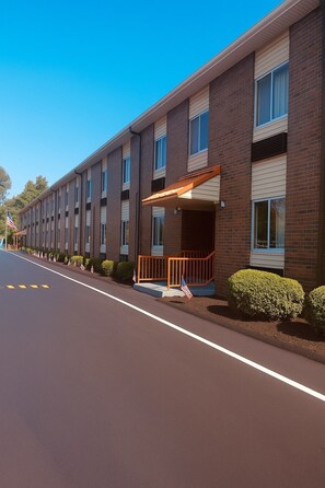 Exterior - Raceway Inn (Darlington)