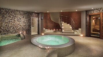 Sauna, hot tub, Turkish bath, massage/treatment rooms