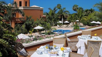 Desayuno bufé gratuito y diario