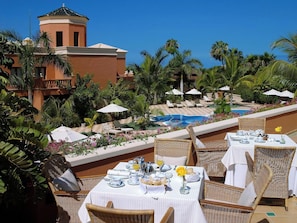 Desayuno buffet incluido todos los días 