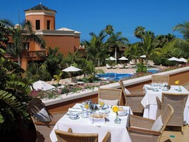 Desayuno buffet incluido todos los días