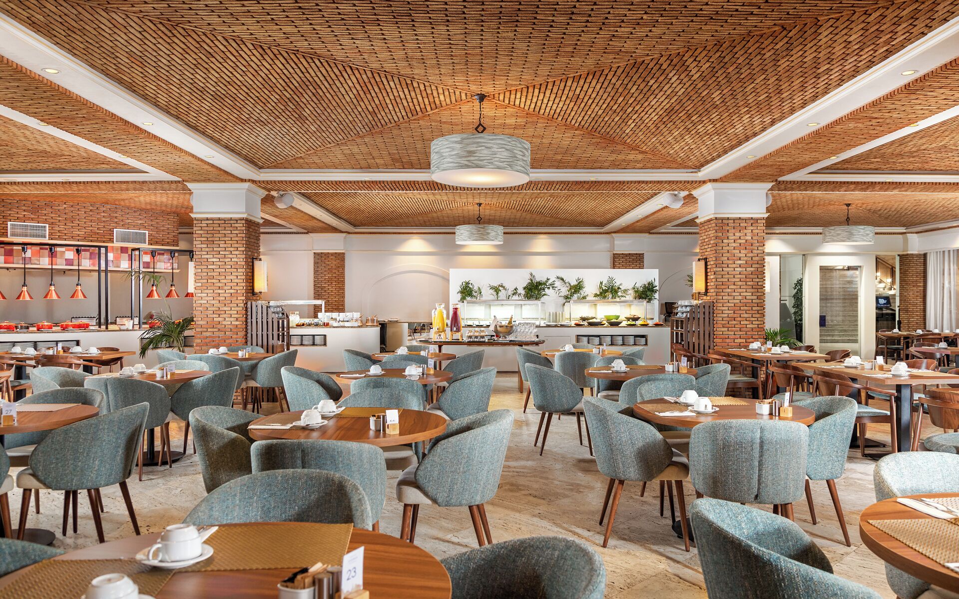 Esmorzar diari d'estil bufet (20 EUR per persona) 