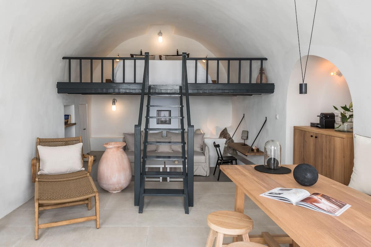 Appartement traditionnel, 1 chambre (Caldera View) | Salle de séjour | Téléviseur à écran plat