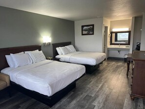 标准房, 2 张大床, 无烟房 | 免费 WiFi、床单、闹钟