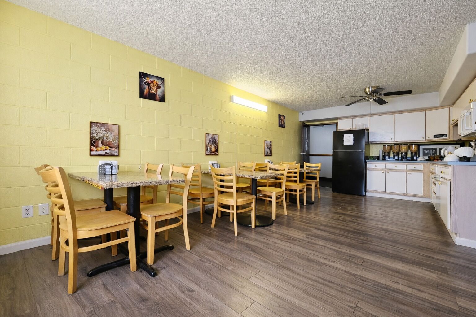 Free daily buffet breakfast