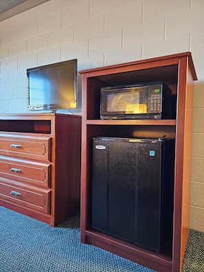 Deluxe kamer | Een bureau, een laptopwerkplek, verduisterende gordijnen