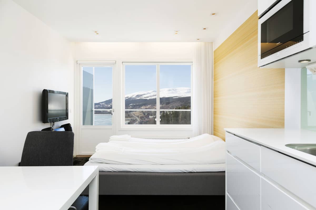 Pillow-top beds, free WiFi