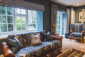 Whooper Cottage with Hot Tub | Living area | TV - Swan Hotel (Cirencester)