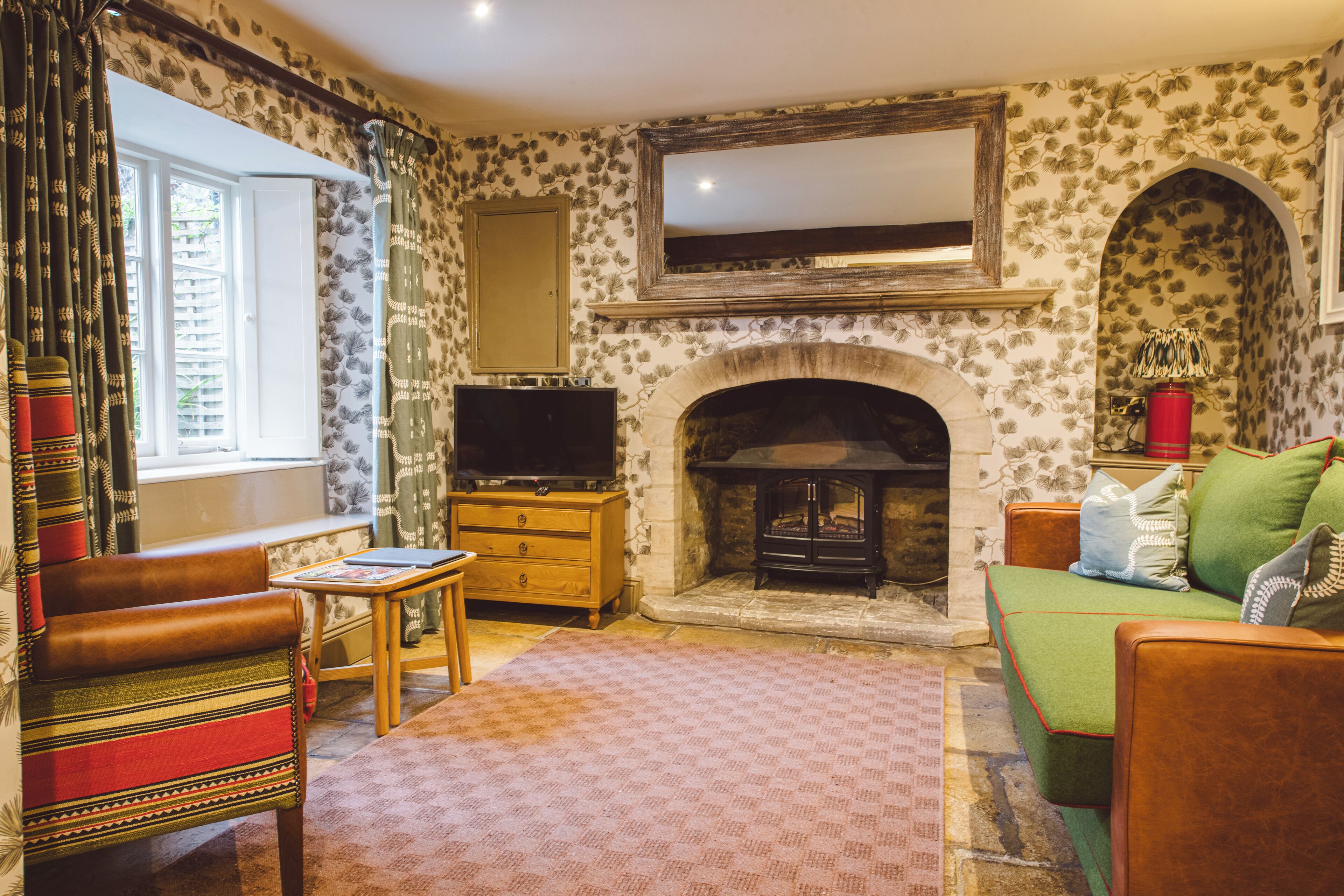 trumpeter cottage | living area | tv