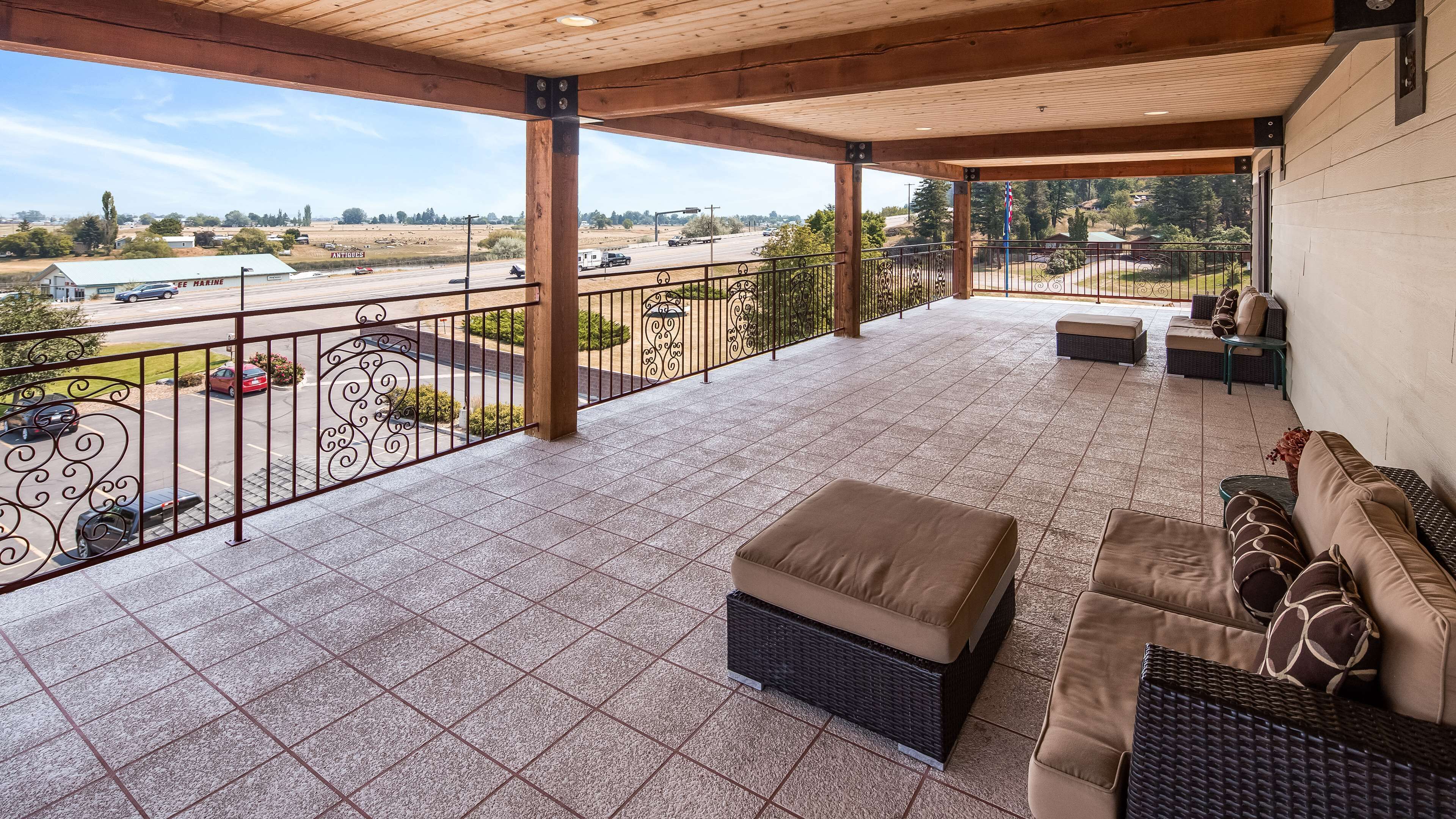 honeymoon suite, 1 king bed, non smoking, jetted tub | room amenity