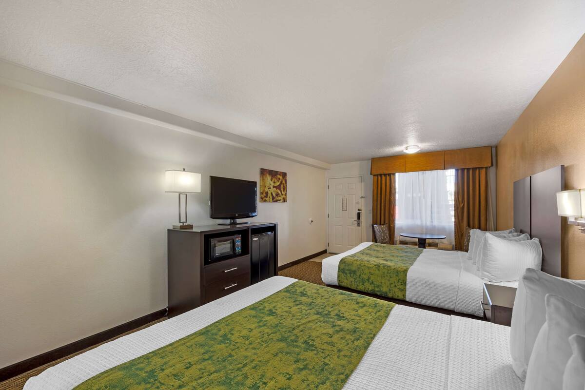 1 bedroom, pillow-top beds, in-room safe, blackout curtains