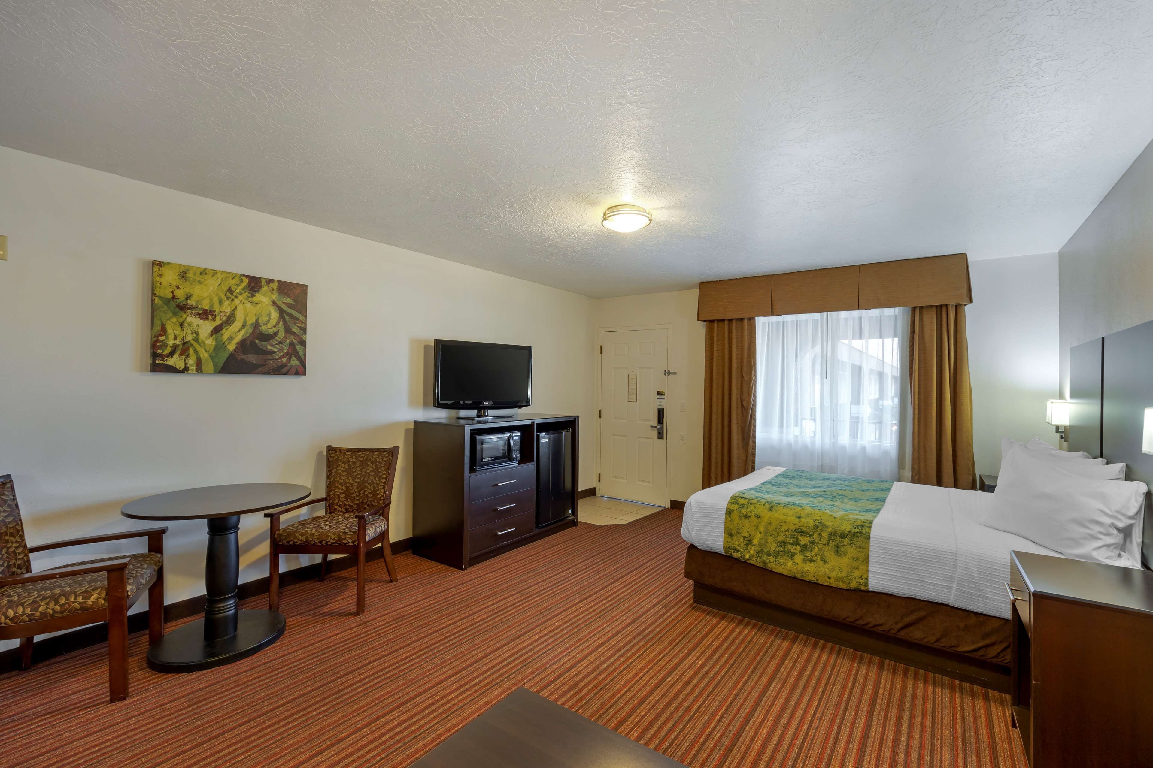 room, 2 queen beds, non smoking, microwave (with sofabed) | 1 bedroom, pillow-top beds, in-room safe, blackout curtains