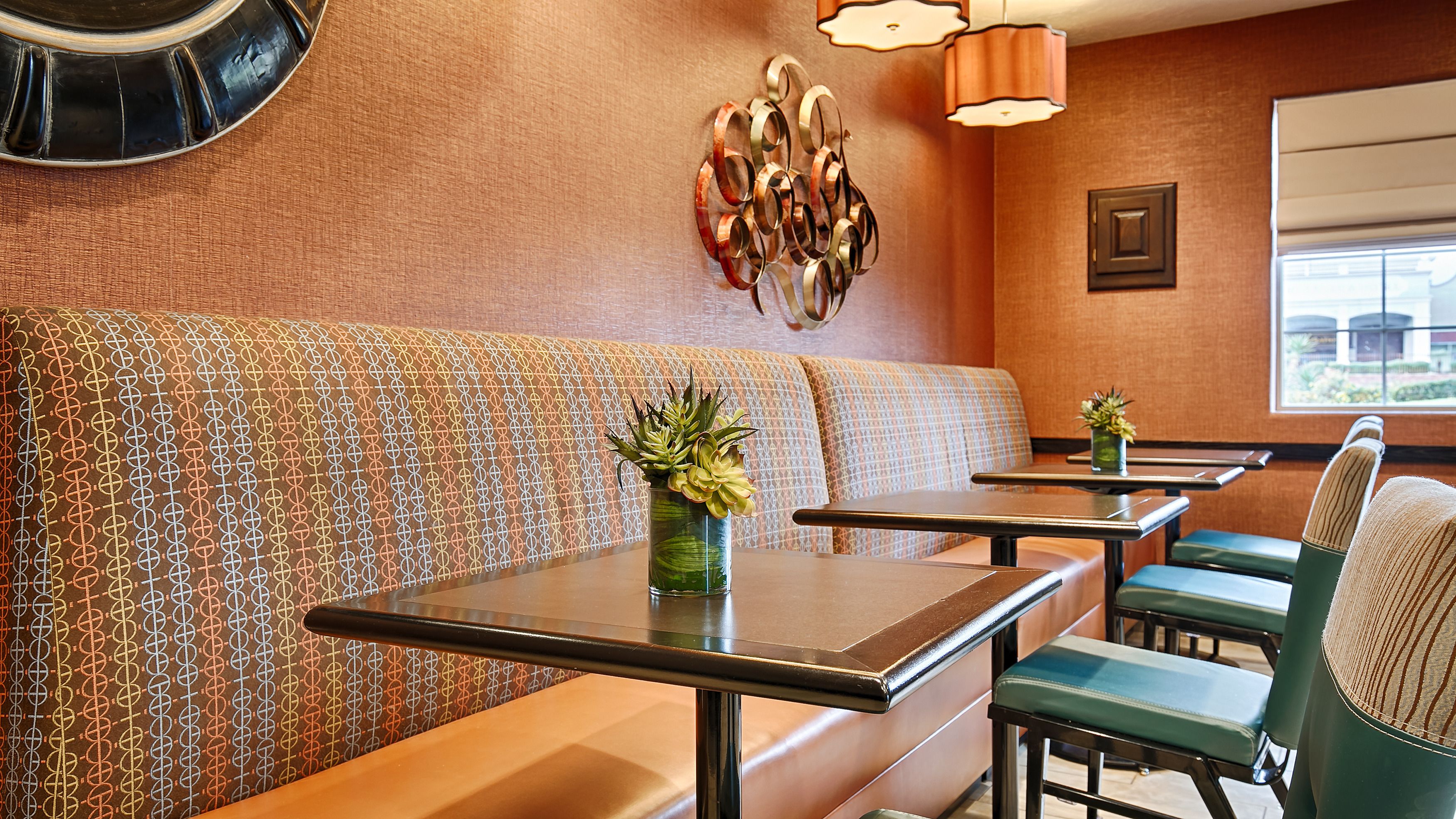 free daily self-service breakfast