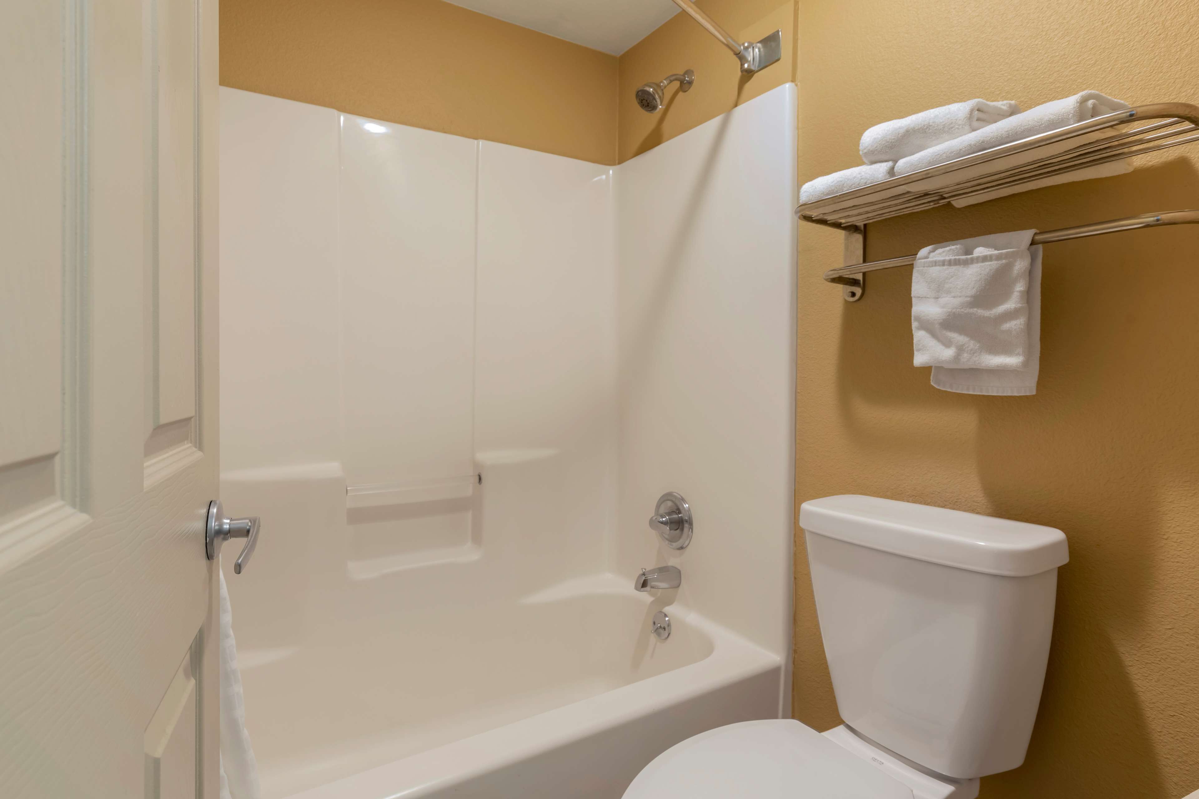 standard room, 2 double beds, non smoking, refrigerator & microwave | bathroom | hair dryer, towels, soap, shampoo