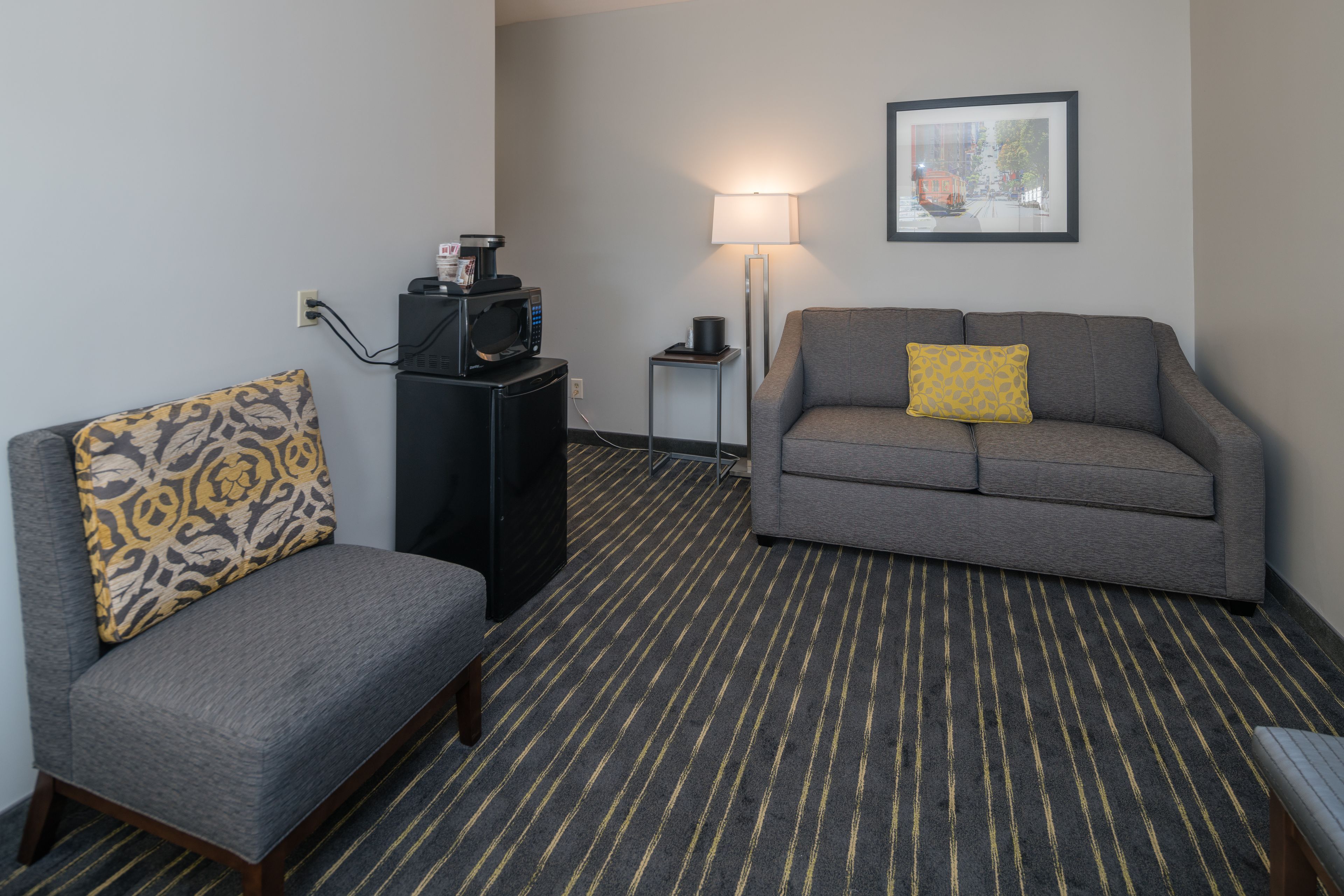 suite, 1 king bed | in-room safe, desk, iron/ironing board, free wifi