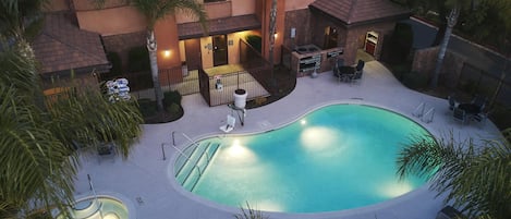 Piscine extérieure