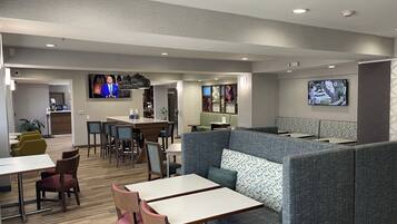 Desayuno continental gratuito y diario