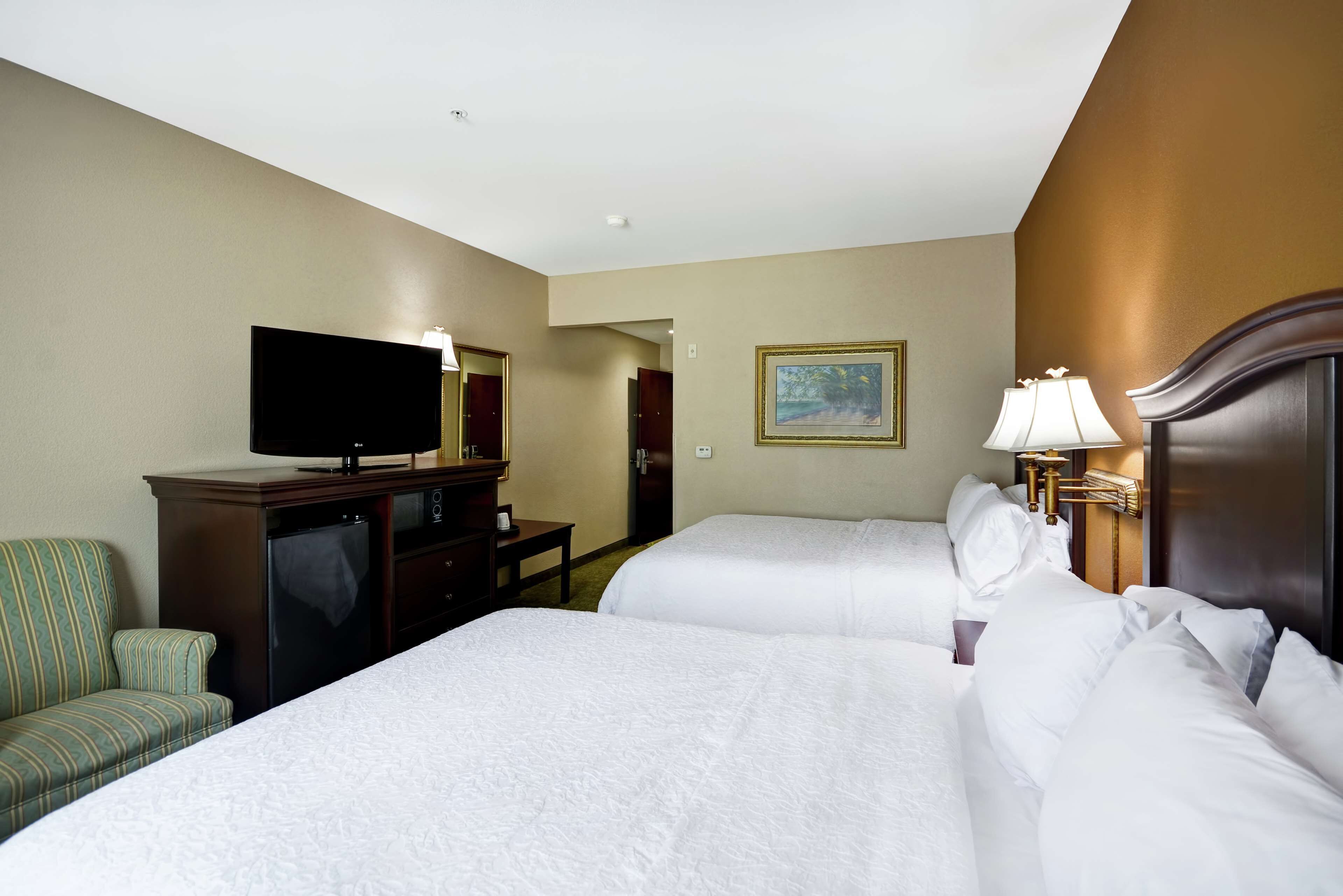 iron/ironing board, cots/infant beds, wifi, bed sheets