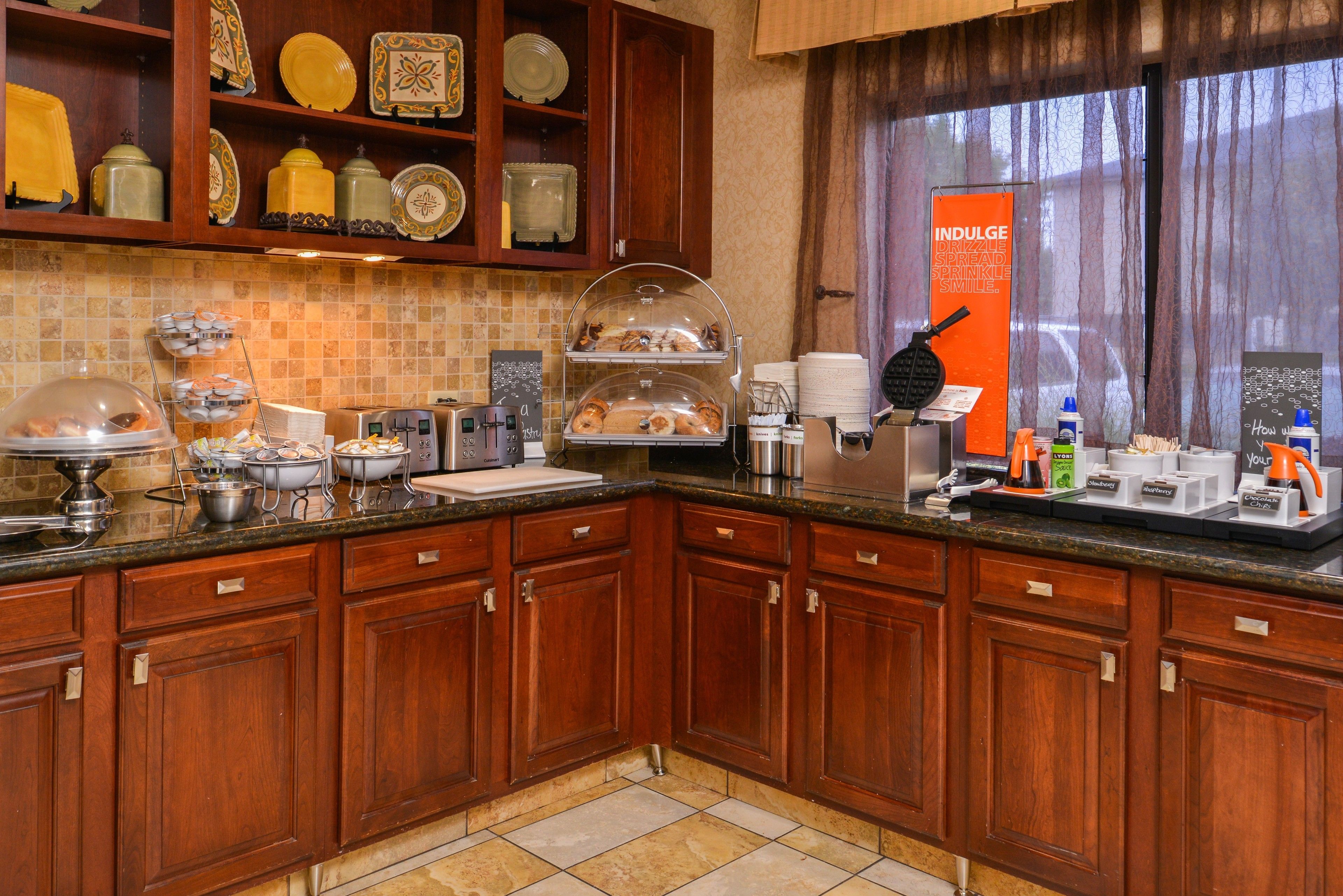 free daily continental breakfast