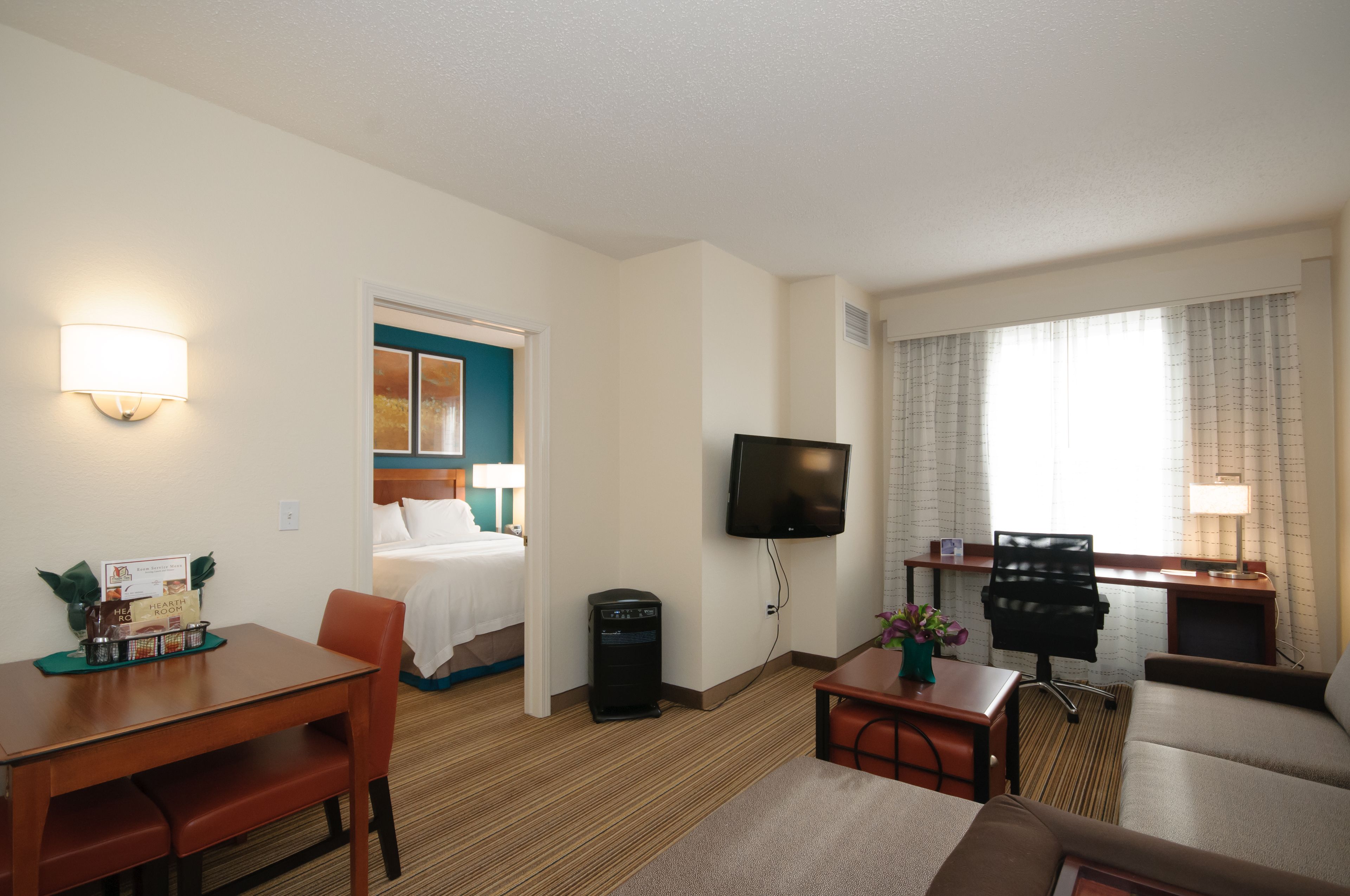 suite, 1 bedroom | premium bedding, in-room safe, free cots/infant beds, free rollaway beds