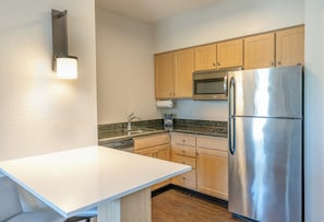Fridge, microwave, stovetop, dishwasher - Residence Inn by Marriott Rochester Mayo Clinic Area (Rochester)