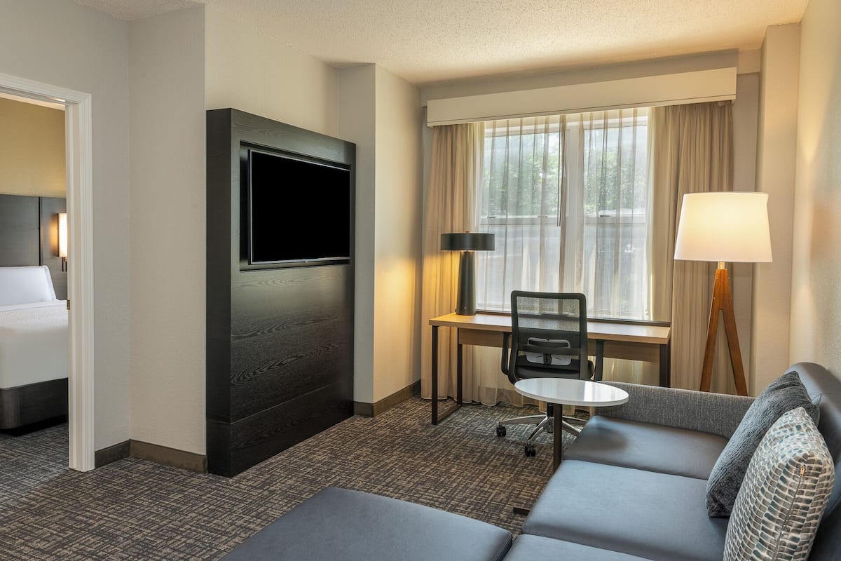 Suite, 1 Bedroom | Premium bedding, in-room safe, free cribs/infant beds
