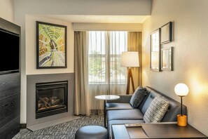 Suite, 1 Bedroom | Living room | Pay movies